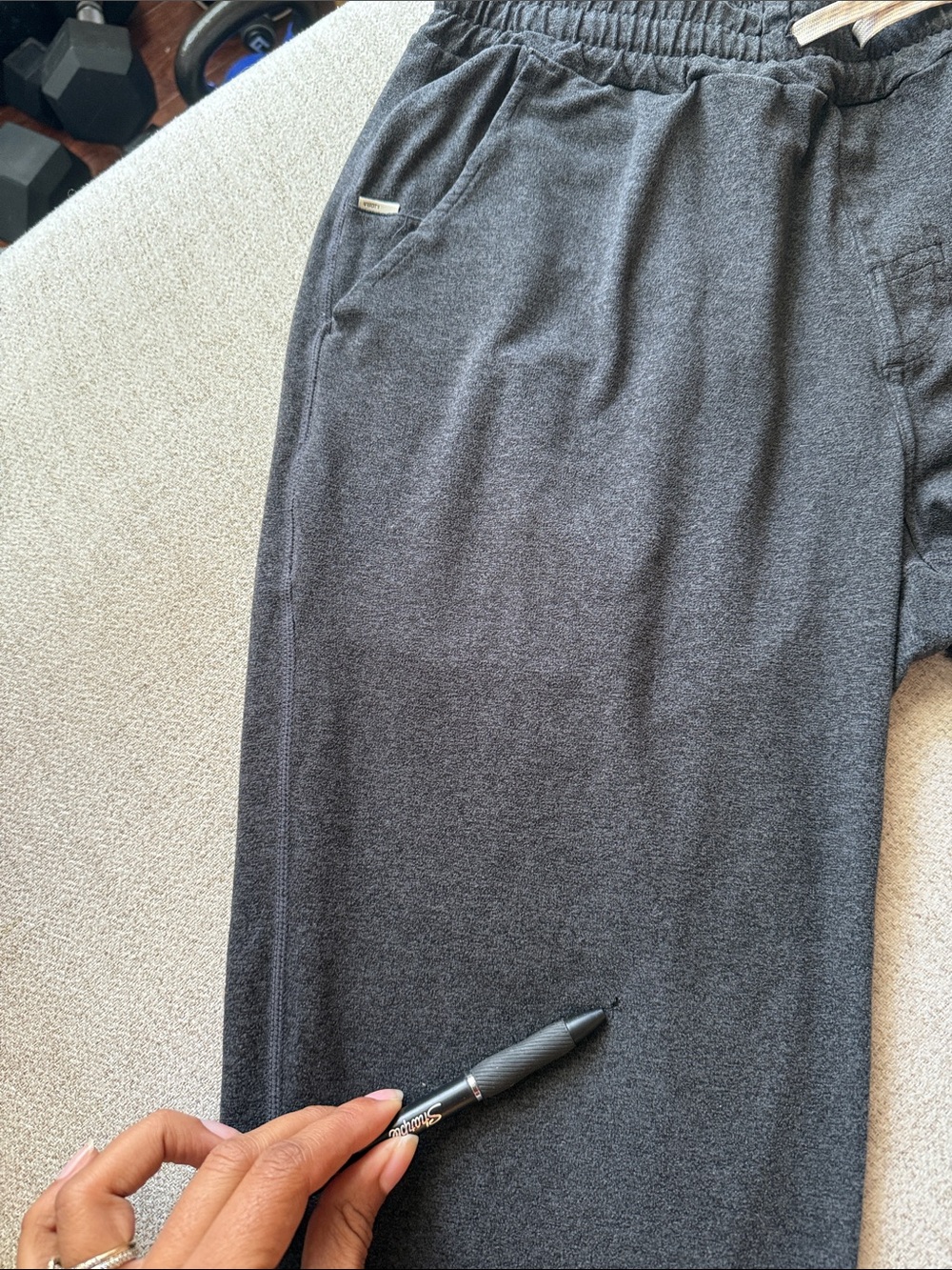 Vuori Performance Joggers Charcoal Gray Lounge Pants size M *READ* - Picture 7 of 8